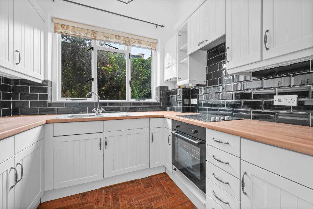 Gloucester Avenue NW1 8JD -  Image 1